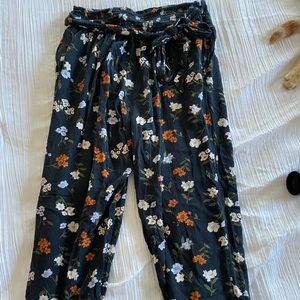 American Eagle Floral Pant